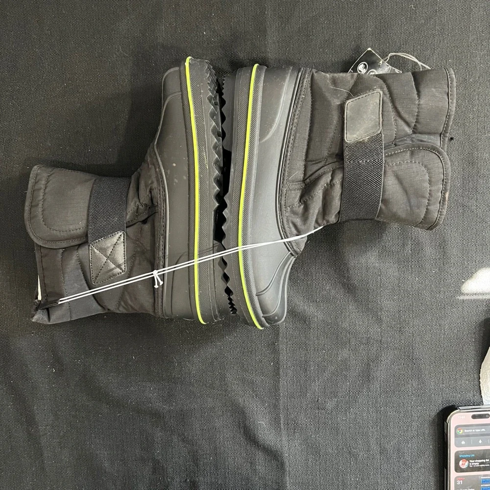 The Childrens Place Kids Black Snow Boots Neon Green Trim Size 4 3002219
